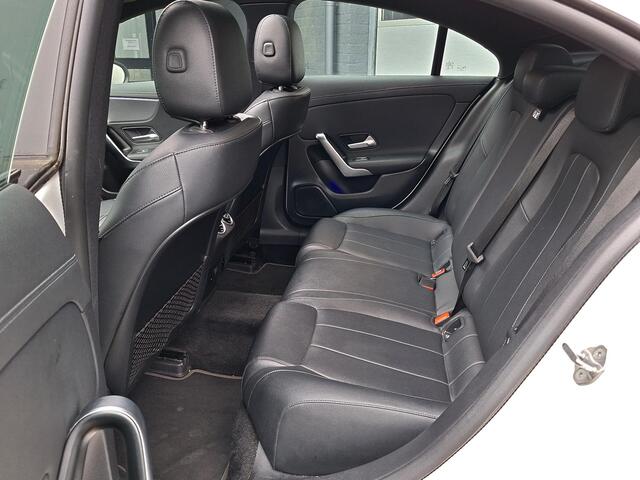 Mercedes-Benz CLA-KLASSE 180 Business Solution Luxury | Panoramadak | Sfeerverlichting | Achteruitrijcamera | Widescreen | Cruise Control | Stoelverwarming | LED verlichting