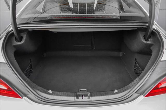 Mercedes-Benz CLA-KLASSE 180 AMG-Line Camera LED 18"
