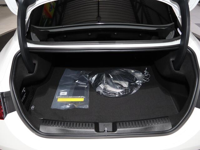 Mercedes-Benz CLA-KLASSE 250+ Launch Edition 85 kWh | Trekhaak | Night | Panoramadak | DISTRONIC | Achteruitrijcamera | Dodehoekassistent |