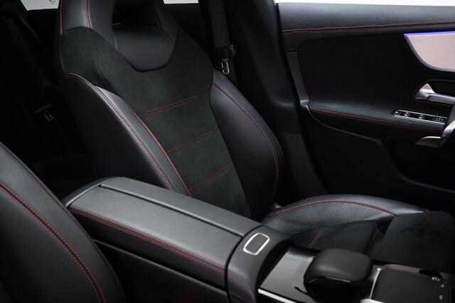 Mercedes-Benz CLA-KLASSE Shooting Brake 180 AMG Line | PANORAMADAK | MATRIX LED | DAB | CAMERA | 18"