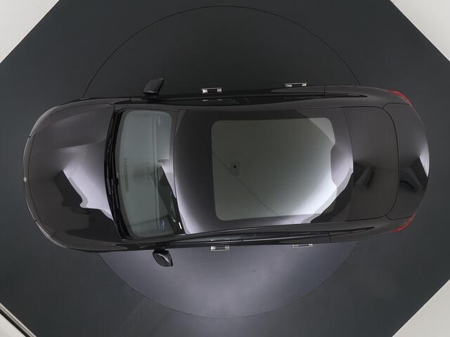 Mercedes-Benz CLA-KLASSE 250+ Launch Edition 85 kWh Accu | Trekhaak Wegklapbaar | Memorystoelen | Warmtepomp | Multibeam Led | Stoelverwarming Voorin | Distronic Cruise Control | Achteruitrijcamera | Nightpakket | Dodehoekassistent