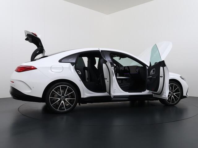 Mercedes-Benz CLA-KLASSE 250+ Launch Edition 85 kWh Accu | Trekhaak Wegklapbaar | Memorystoelen | Warmtepomp | Multibeam Led | Stoelverwarming Voorin | Distronic Cruise Control | Achteruitrijcamera | Nightpakket | Dodehoekassistent
