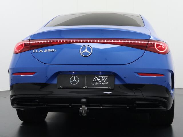 Mercedes-Benz CLA-KLASSE 250+ Launch Edition 85 kWh Accu | Trekhaak Wegklapbaar | Memorystoelen | Warmtepomp | Multibeam Led | Stoelverwarming Voorin | Distronic Cruise Control | Achteruitrijcamera | Nightpakket | Dodehoekassistent