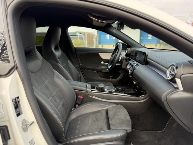 Mercedes-Benz CLA-KLASSE 250e AMG Distronic Plus Night Pakket