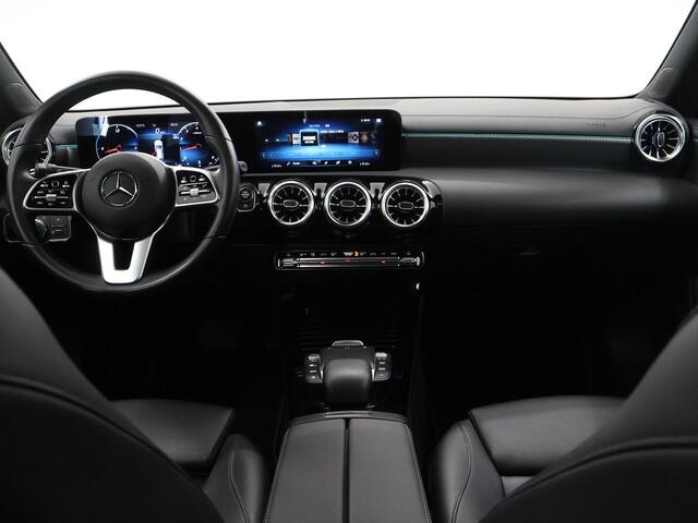 Mercedes-Benz CLA-KLASSE Shooting Brake 200 Business Solution Luxury | Panoramadak | Memory | Widescreen | Keyless | Multibeam |