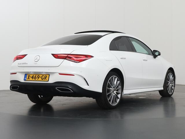 Mercedes-Benz CLA-KLASSE 250 e AMG Line | Panoramadak | Night | Stoelverwarming | Sfeerverlichting | Widescreen |