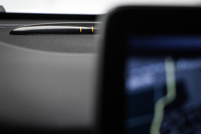 Mercedes-Benz CLA-KLASSE Shooting Brake 180 AMG-Line | PANORAMADAK | DAB | APPLE | STOELVERWARMING | CAMERA