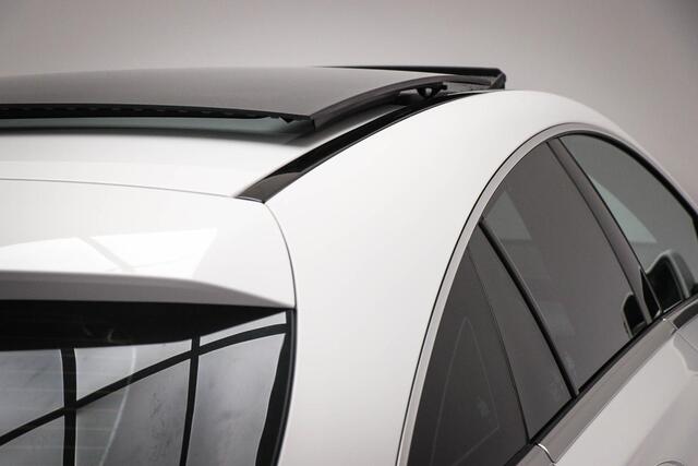 Mercedes-Benz CLA-KLASSE Shooting Brake 180 AMG-Line | PANORAMADAK | DAB | APPLE | STOELVERWARMING | CAMERA