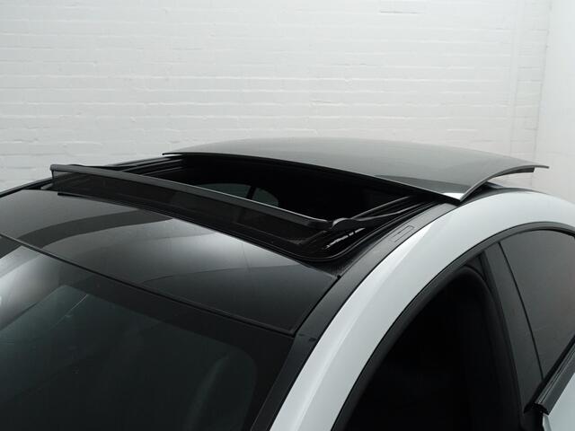 Mercedes-Benz CLA-KLASSE 250 e AMG Line Aut- Facelift, 360 camera, Stoplicht camera, Burmester Audio, Panoramadak, Sfeerverlichting