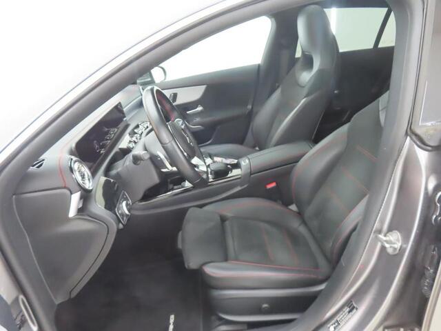 Mercedes-Benz CLA-KLASSE SHOOTING BRAKE 200 BUSINESS SOLUTION AMG I SFEERVERLICHTING I SCHUIFDAK I MEMORY SEATS I P-CAMERA