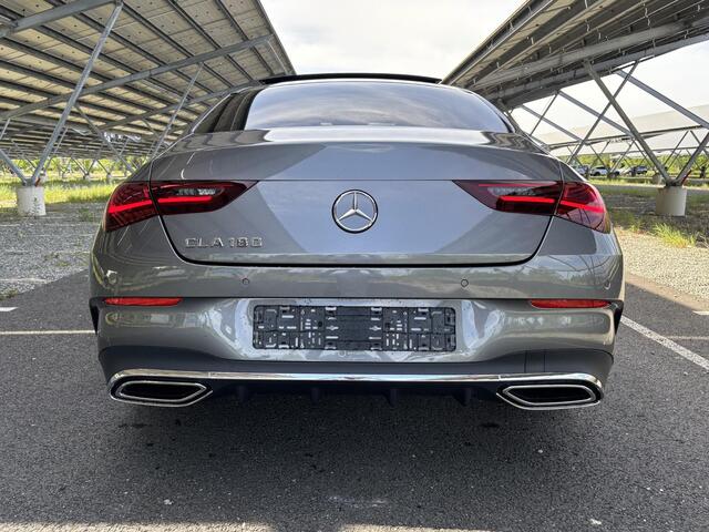 Mercedes-Benz CLA-KLASSE 180 Business Solution AMG | Panoramadak | Burmester | Trekhaak | Rijassistentiepakket | Winter pakket | 360 camera |