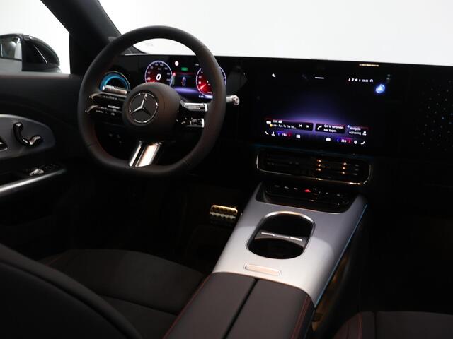 Mercedes-Benz CLA-KLASSE 250+ Launch Edition 85 kWh | Night | Panoramadak | DISTRONIC | Achteruitrijcamera | Dodehoekassistent |