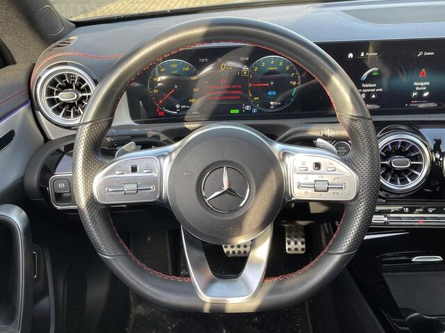 Mercedes-Benz CLA-KLASSE 250 e AMG Line 19"/Panoramadak/Stoelverwarming/Camera/Sfeerverlichting