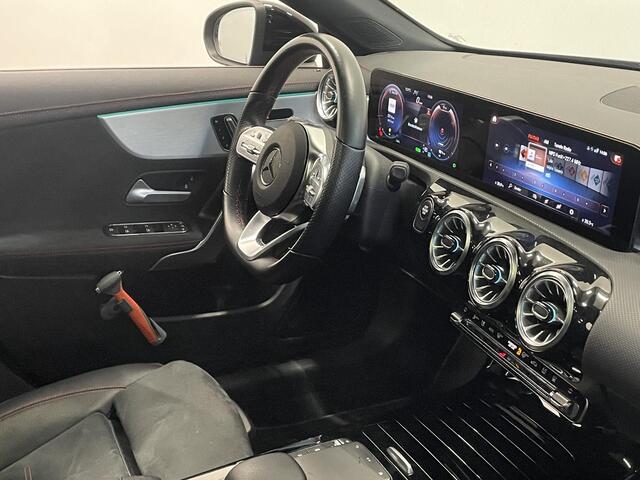 Mercedes-Benz CLA-KLASSE Shooting Brake 250 e Business Solution AMG Limited Panoramadak Navigatie Apple Carplay/Android Auto Camera Parkeersensoren Elektrische achterklep Elektrische stoelen en verwarmd Virtual Cockpit Climate Control