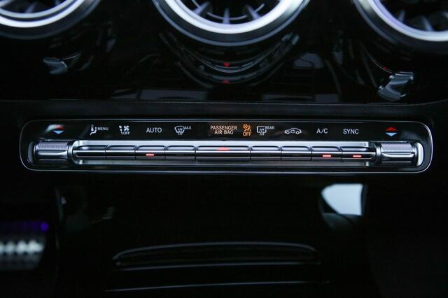 Mercedes-Benz CLA-KLASSE 180 AMG | Pano | Sfeerverlichting | Carplay |