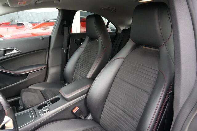 Mercedes-Benz CLA-KLASSE 180 BUSSENISS. SOL. AMG LINE-ALL IN PRIJS- Camera- Navi-