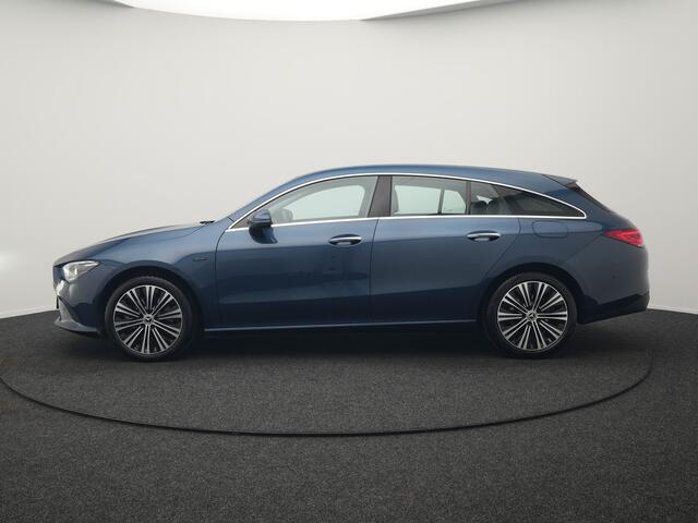 Mercedes-Benz CLA-KLASSE Shooting Brake 250 e Progressive Plug In Hybrid 218pk Dealer O.H. PHEV | Adaptive Cruise | 360 Camera | Lederen Sportstoelen Massage & Memory | Widescreen Navi | Sfeerverlichting | Stoelen & Stuur Verwarmd | Apple Carplay | Navigatie | DAB |