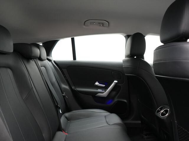 Mercedes-Benz CLA-KLASSE Shooting Brake 250 e Progressive Plug In Hybrid 218pk Dealer O.H. PHEV | Adaptive Cruise | 360 Camera | Lederen Sportstoelen Massage & Memory | Widescreen Navi | Sfeerverlichting | Stoelen & Stuur Verwarmd | Apple Carplay | Navigatie | DAB |