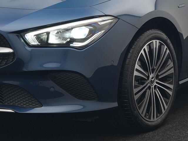 Mercedes-Benz CLA-KLASSE Shooting Brake 250 e Progressive Plug In Hybrid 218pk Dealer O.H. PHEV | Adaptive Cruise | 360 Camera | Lederen Sportstoelen Massage & Memory | Widescreen Navi | Sfeerverlichting | Stoelen & Stuur Verwarmd | Apple Carplay | Navigatie | DAB |