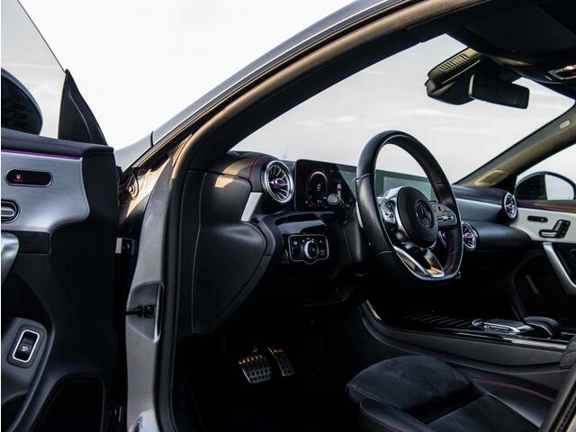 Mercedes-Benz CLA-KLASSE SB 136Pk AMG Pano Org. NL Trekhaak
