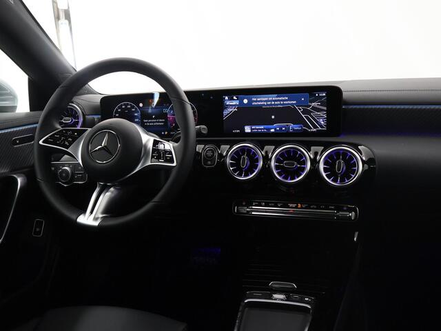 Mercedes-Benz CLA-KLASSE 180 Shooting Brake Star Edition Luxury line | Camera | Panoramadak | Stoelverwarming |