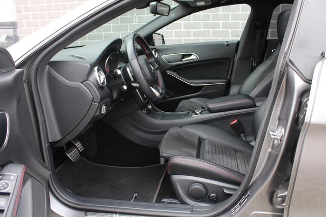 Mercedes-Benz CLA-KLASSE Shooting Brake 180 / AMG / Panoramadak / N.A.P.