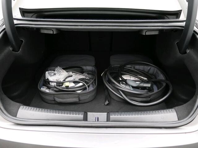 Mercedes-Benz CLA-KLASSE 250 e Business Solution AMG Trekhaak | AMG Line | Night Pakket | Panorama Schuif-Kanteldak | 19 Inch AMG velgen. Inclusief 24 maanden MB Certified garantie voor Europa.