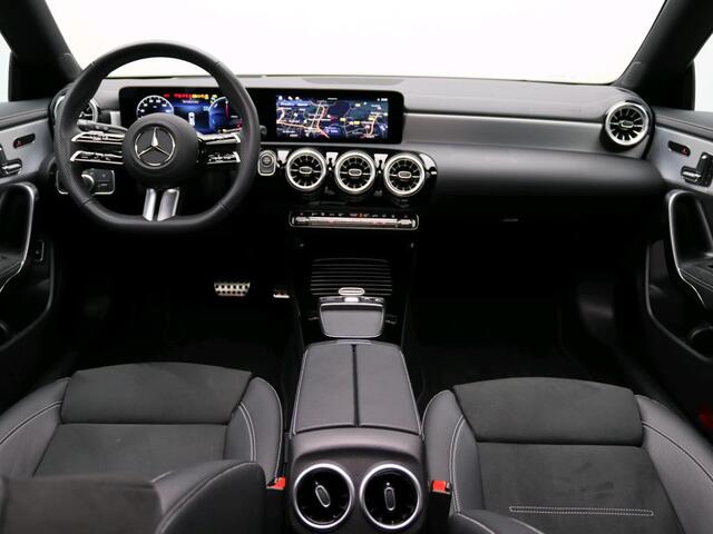 Mercedes-Benz CLA-KLASSE Shooting Brake 250 e Business Solution AMG AMG Line | Night Pakket |Panorama Schuif-Kanteldak | Memory Stoelen | Head-up display | Parkeerpakket met 360°-camera. Inclusief 24 maanden MB Certified garantie voor Europa.