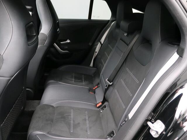 Mercedes-Benz CLA-KLASSE Shooting Brake 250 e Business Solution AMG AMG Line | Night Pakket |Panorama Schuif-Kanteldak | Memory Stoelen | Head-up display | Parkeerpakket met 360°-camera. Inclusief 24 maanden MB Certified garantie voor Europa.
