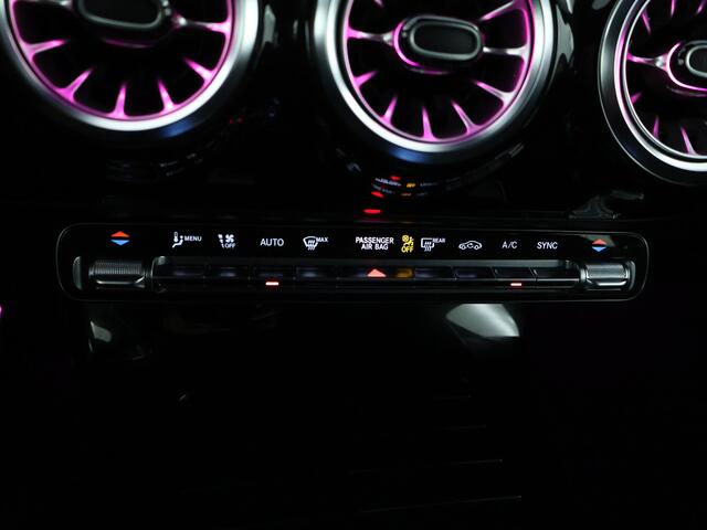 Mercedes-Benz CLA-KLASSE Shooting Brake 180 AMG Sportpakket | Keyless Go | Sfeerverlichting | Car Play | Stoelverwarming | Parkeerpakket met Camera | Inclusief 24 maanden Mercedes-Benz Certified garantie voor Europa.