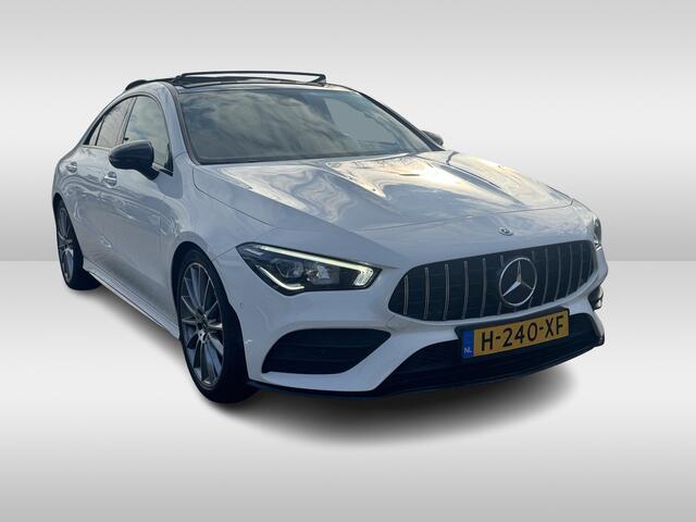 Mercedes-Benz CLA-KLASSE 200 Business Solution AMG / Panoramadak / Camera / Sfeerverlichting / 18'' / Leder&Alcantara / Stoelverwarming / DAB / Cruise Control