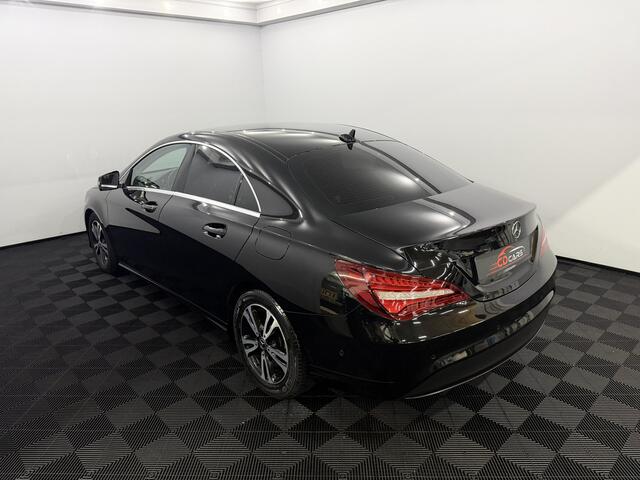 Mercedes-Benz CLA-KLASSE 180 Ambition Camera, Navi, Keyless start, Cruise control, A start stop, Half leder, Lichtmetalen velgen