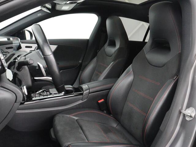 Mercedes-Benz CLA-KLASSE 180 AMG | Panoramadak | Stoelverwarming | Leder/Alcantara | Memory | Matrix LED | Sfeerverlichting | Keyless | Navigatie | Widescreen