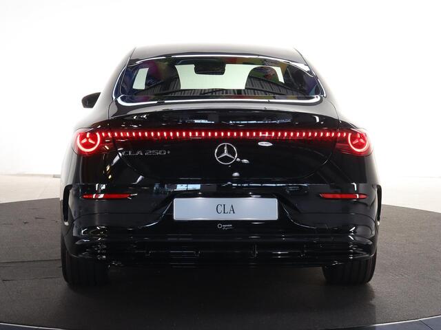 Mercedes-Benz CLA-KLASSE 250+ Launch Edition 85 kWh | Night | Panoramadak | Stoelverwarming | DISTRONIC | Achteruitrijcamera | Trekhaak |