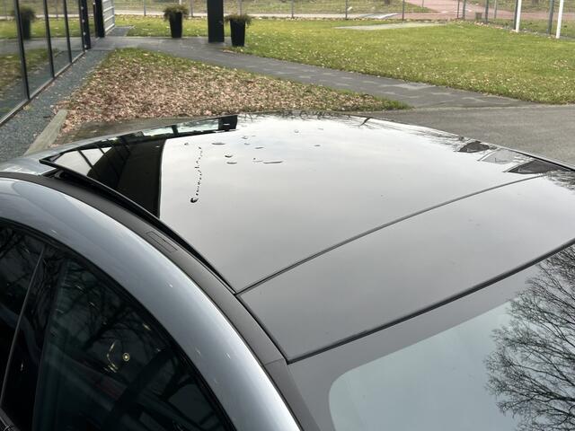 Mercedes-Benz CLA-KLASSE 250e AMG // Panoramadak // Nightpakket // Sfeerverlichting // Carplay // Camera // Keyless // MultiBeam