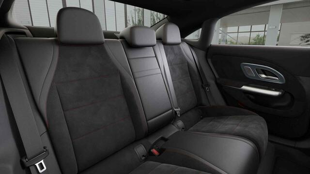 Mercedes-Benz CLA-KLASSE 200 Business Solution AMG 58 kWh | Night | Premium Plus | Head-Up | Trekhaak | Matrix Led | Panoramadak |