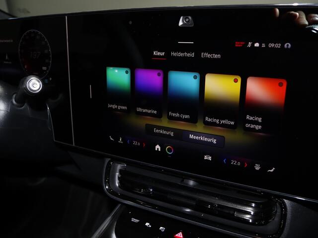 Mercedes-Benz CLA-KLASSE 250+ Launch Edition 85 kWh | Night | Panoramadak | Stoelverwarming | DISTRONIC | Achteruitrijcamera | Trekhaak |