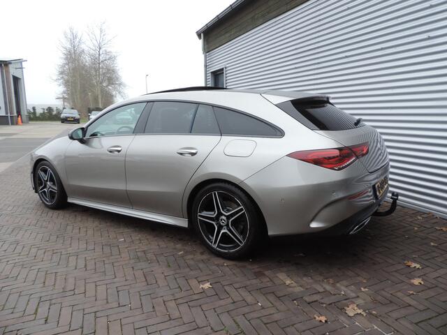 Mercedes-Benz CLA-KLASSE Shooting Brake 180 Business Solution AMG panoramadak night pakket trekhaak vol vol sfeer licht