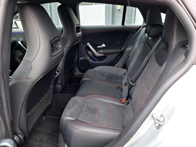 Mercedes-Benz CLA-KLASSE Shooting Brake 180 AMG Line | Achteruitrijcamera | Stoelverwarming | Sfeerverlichting | Widescreen | Dodehoekassistentie | Keyless-GO | Elektrische achterklep