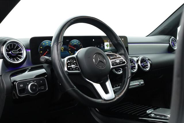 Mercedes-Benz CLA-KLASSE 250 e Luxury Line | Pano | Elek. Trekhaak | Dig. Cockpit | Cruise | Stoelverw. | Camera | Keyless | 18'' | Multibeam