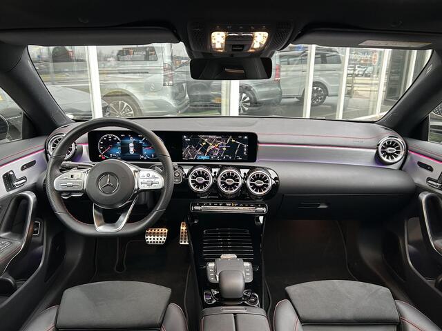 Mercedes-Benz CLA-KLASSE 180 Business Solution AMG | Trekhaak | Memory | Panoramadak