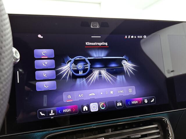 Mercedes-Benz CLA-KLASSE 180 Business Solution AMG | Premium Plus | Nightpakket | Trekhaak | Head-up display | Panoramadak | MBUX Superscreen | Smartphone integratie | MULTIBEAM LED | Burmester 3D Sound systeem | Adaptieve cruisecontrol |