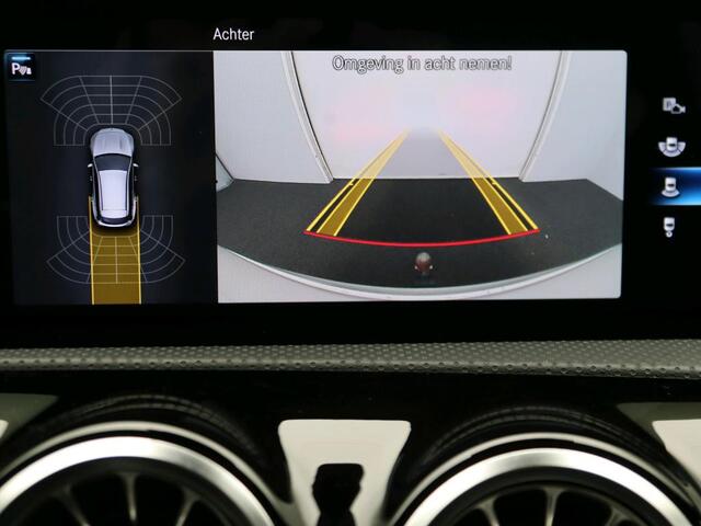 Mercedes-Benz CLA-KLASSE Shooting Brake 180 Business Solution AMG AMG | Night Pakket | Panorama Schuif-Kanteldak | Trekhaak | Memory Voorstoelen. Inclusief 24 maanden Mercedes-Benz Certified garantie voor Europa.