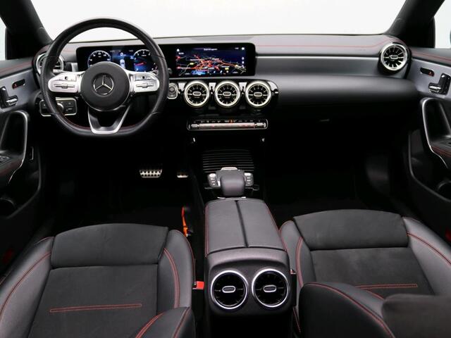Mercedes-Benz CLA-KLASSE Shooting Brake 180 Business Solution AMG AMG | Night Pakket | Panorama Schuif-Kanteldak | Trekhaak | Memory Voorstoelen | Sfeerverlichting. Inclusief 24 maanden Mercedes-Benz Certified garantie voor Europa.