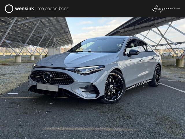 Mercedes-Benz CLA-KLASSE 180 Business Solution AMG | Night | Superscreen | Panoramadak | Trekhaak | Memory | Sfeerverlichting | Parkeercamera |