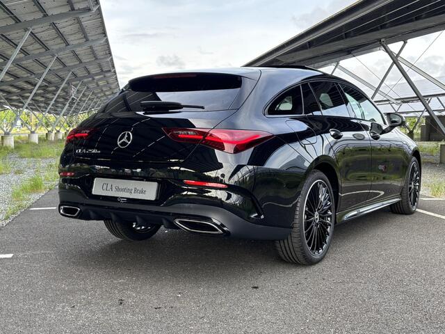 Mercedes-Benz CLA-KLASSE Shooting Brake 250 e Business Solution AMG | Night | Panoramadak | 360 camera | Sfeerverlichting | Apple carplay | Stoelverwarming |