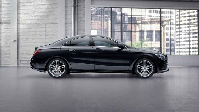 Mercedes-Benz CLA-KLASSE 180 | AMG | Achteruitrijcamera | LED-koplampen | Stoelverwarming | Parkeerpakket |