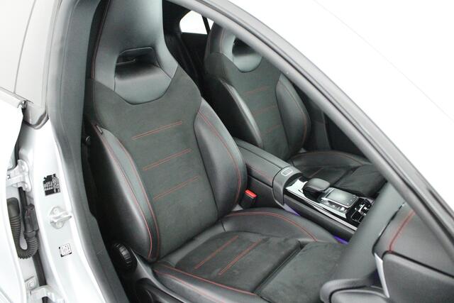 Mercedes-Benz CLA-KLASSE 200 163pk Solution AMG Trekhaak Camera Burmester Stoelverwarming Sfeerverlichting Panoramadak Navigatie