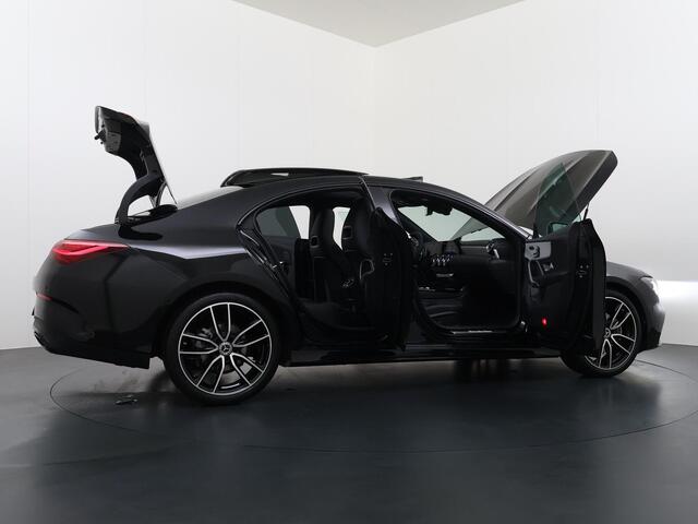 Mercedes-Benz CLA-KLASSE 180 Business Solution AMG | AMG Plus Pakket | Night Pakket | Panoramadak | 360° Camera | Head-up Display | Augmented Reality voor Navigatie | Dodehoekassistent | Advanced Sound System | MULTIBEAM LED Koplampen | Elektrisch Verstelbare Stoelen + Memory | S
