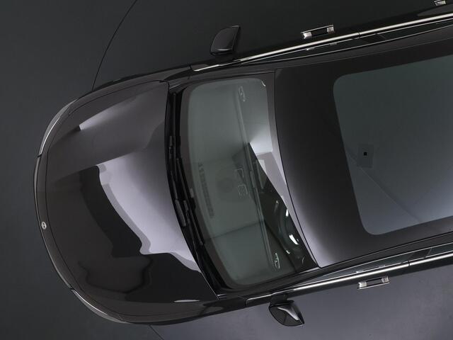 Mercedes-Benz CLA-KLASSE 180 Business Solution AMG | Panoramadak | Adaptieve Cruise Control | Dodehoekassistent | Verkeersbordenassistent | Adaptieve Grootlichtassistent | Stoelverwarming | Sfeerverlichting | Apple CarPlay | Android Auto | Achteruitrijcamera | Parkeersensoren